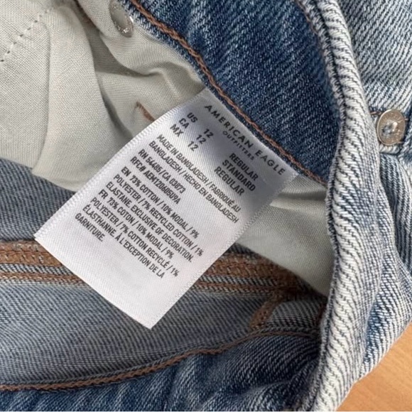 💙 American Eagle Distressed Jeans – Size 12 - Picture 2 of 2